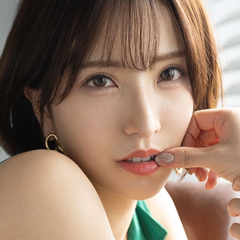 夢実かなえ