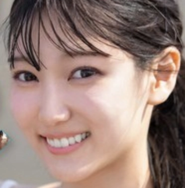 生日:2006年1月1日
星座:摩羯座
身長:157cm
三圍:胸 86 腰 57 臀 90
罩杯:E
特徵: 美人 美乳 美腳 膚白 天然 大眼睛 長相溫柔 嫵媚 美少女 長相清純 長相可愛 長相甜美 萌妹子 別致顔值 娃娃臉 極上美人